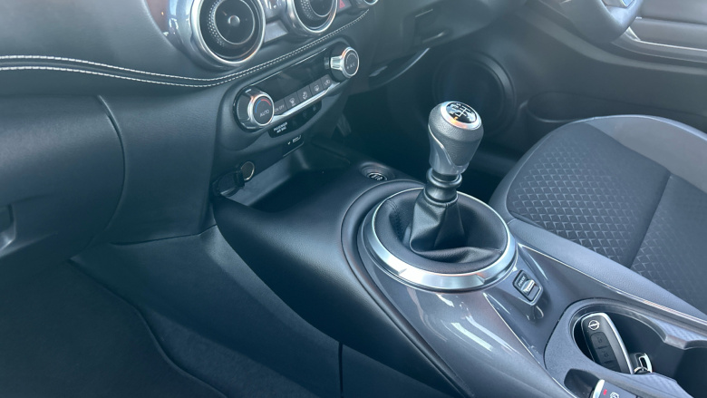 Nissan Juke 1.0 DiG-T 114 N-Connecta 5dr Petrol Hatchback